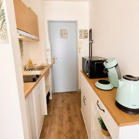 Jungle Avec Balcon Apartman *